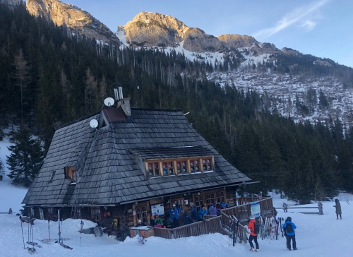 Schronisko w Dolinie Kondratowej Schronisko w Dolinie Kondratowej