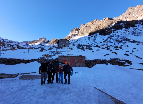 Przy schronisku CAF w dolinie Imlil Przy schronisku CAF w dolinie Imlil