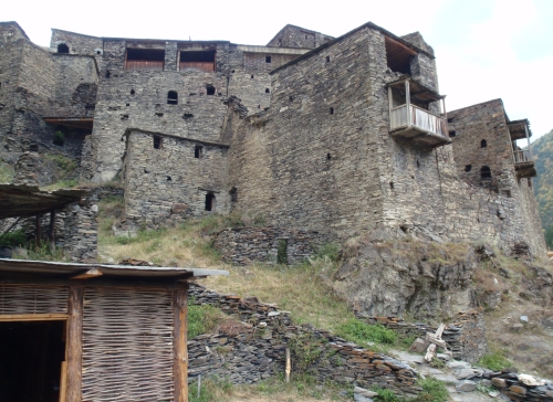 Mediuszowy nocleg w Szatili.