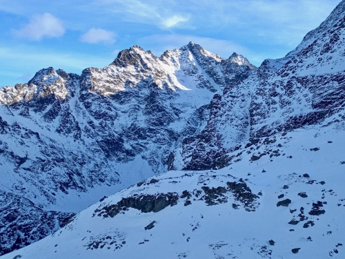 Wycieczka na Niżnie Rysy zimą z przewodnikiem Wycieczka na Niżnie Rysy zimą z przewodnikiem